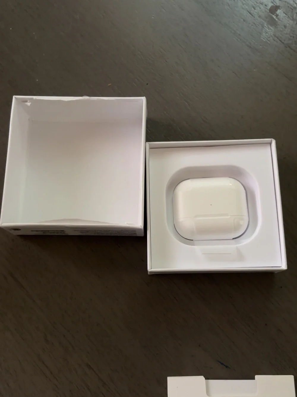 Wireless True Wireless Earbuds in White with Charging Case